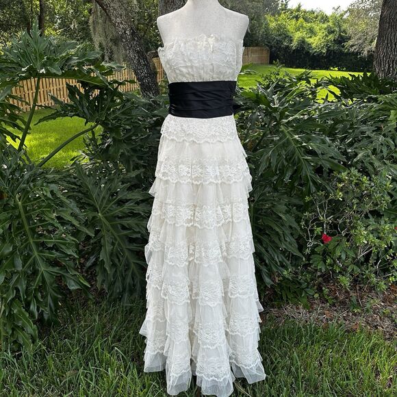 Vintage Ruffled Lace Formal Prom Dress Black Bow Tiered Prairie 3/4 Cottagecore - Picture 8 of 12